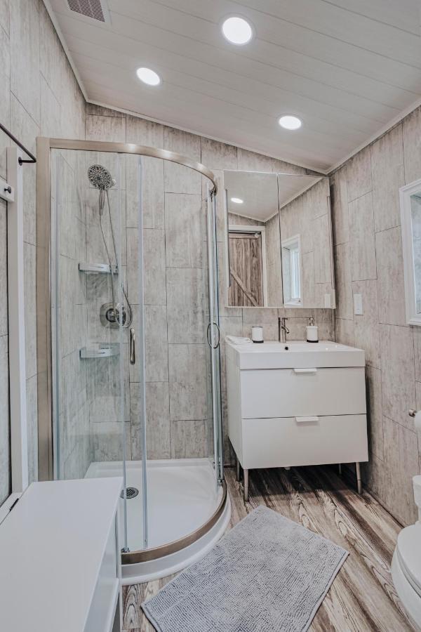 Modern & Cozy Stand-Alone Apartment - Perfect Stay Painted Post Ngoại thất bức ảnh