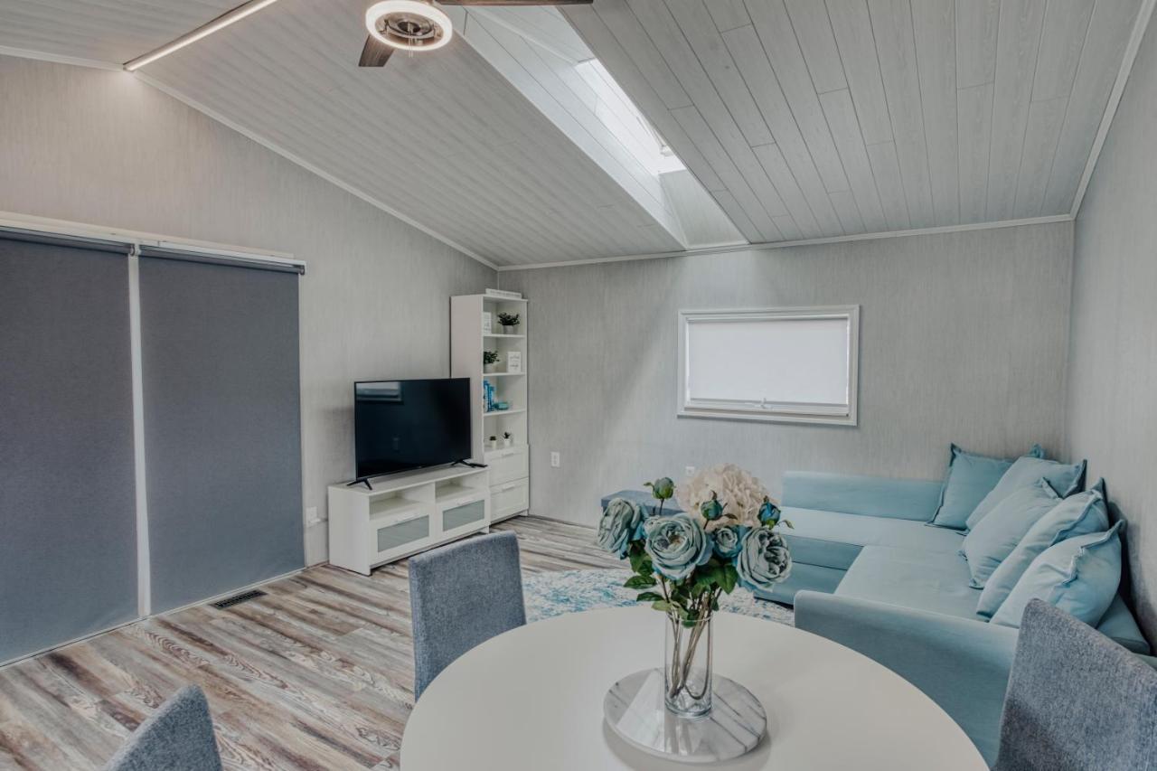 Modern & Cozy Stand-Alone Apartment - Perfect Stay Painted Post Ngoại thất bức ảnh